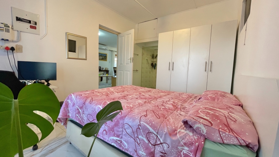 4 Bedroom Property for Sale in Gordons Bay Central Western Cape